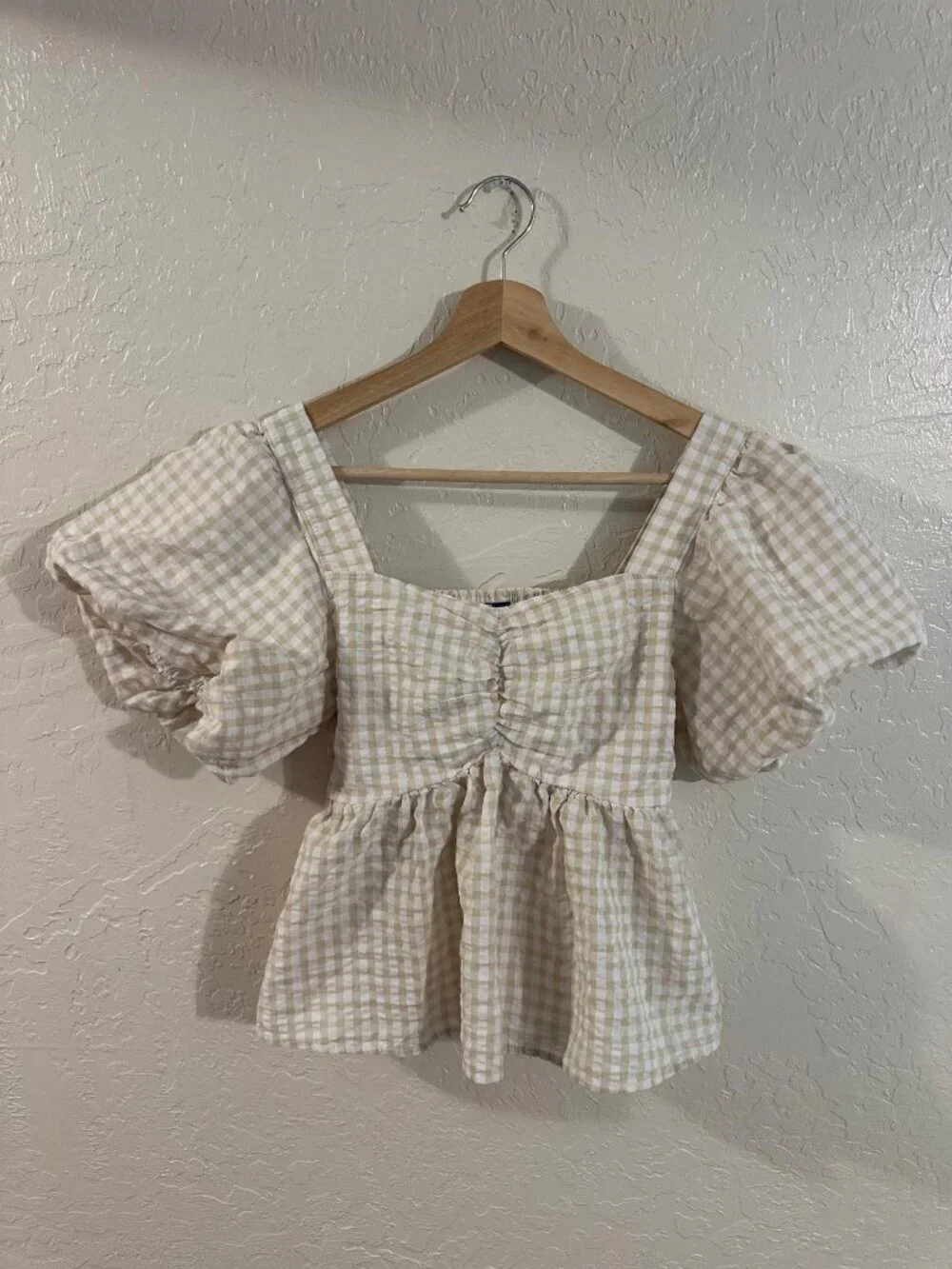 Old Navy Beige and White Gingham Puff Sleeve Peplum Top